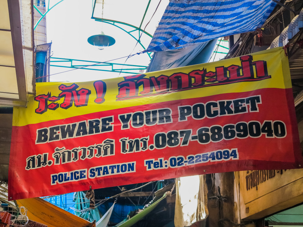 Bangkok Shopping Pickpocket Warning Thailand