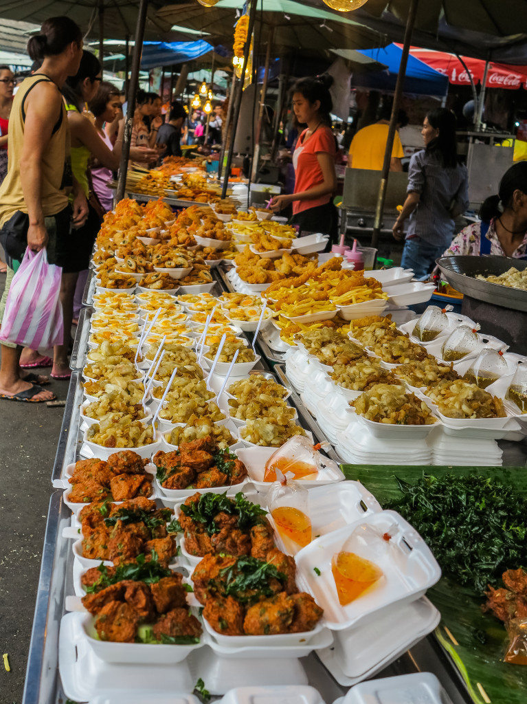 Street Food @Chatuchak Weekend Market. Bangkok Thailand