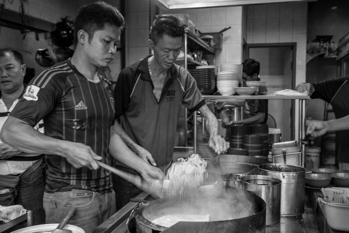 Restoran Soong Kee Chefs making Noodles